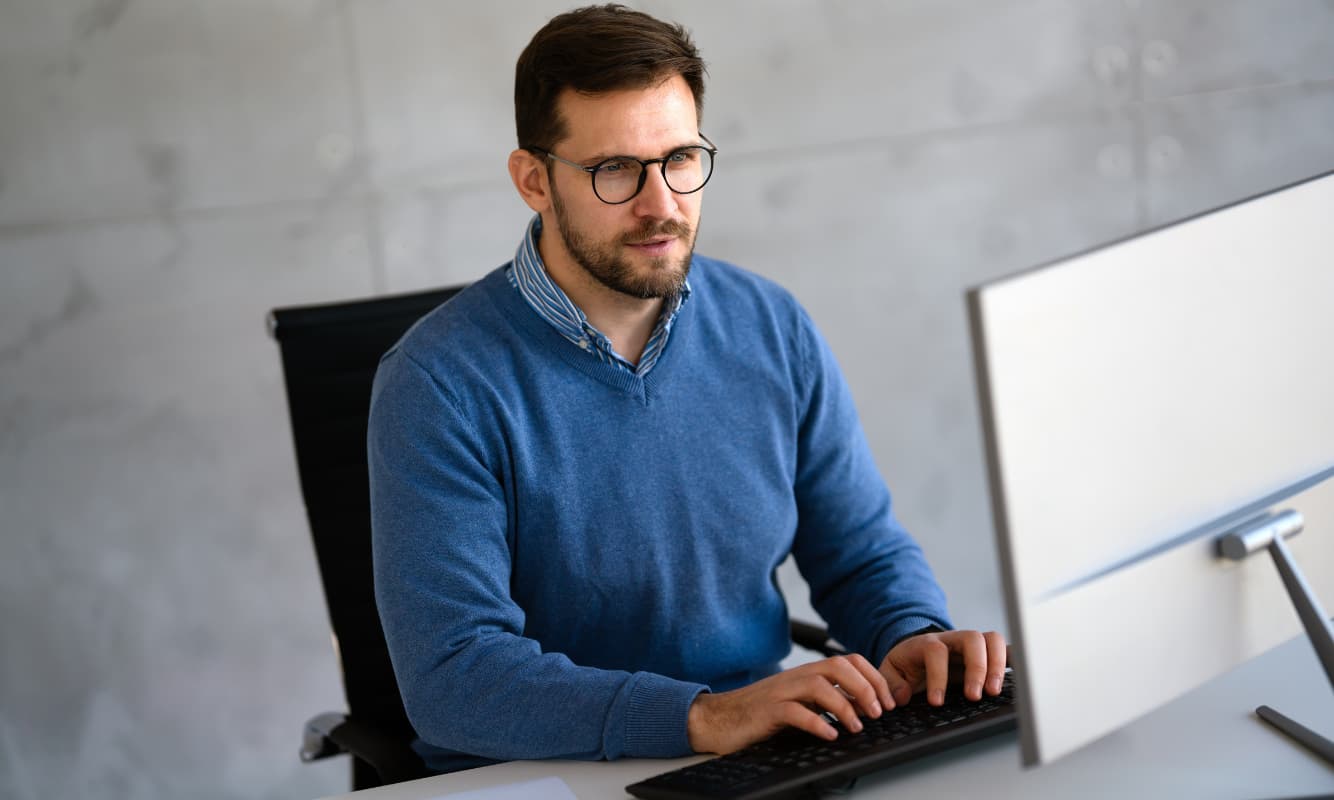 I.T. Decision maker reading about advanced observability