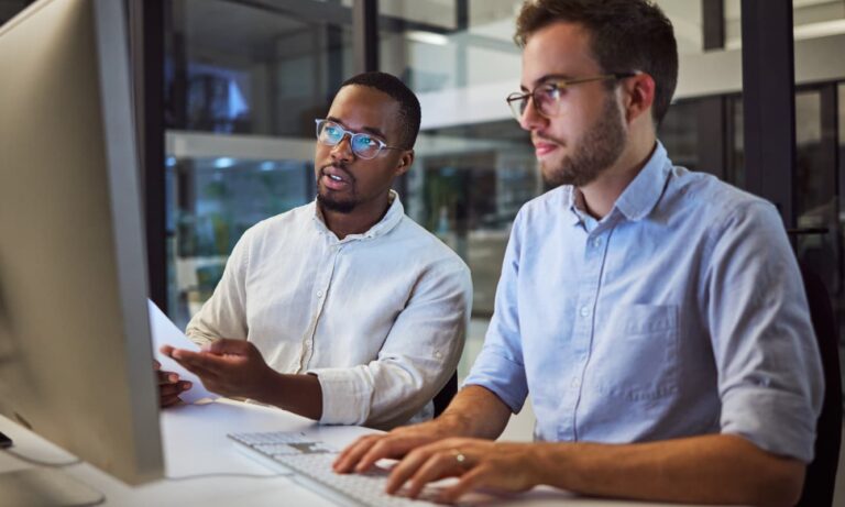 Engineer and business analyst discuss benefits of Microsoft Fabric