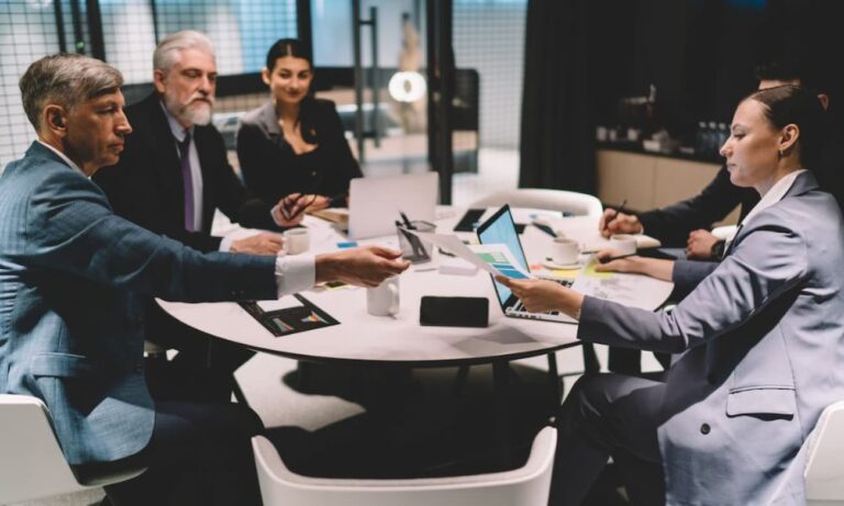 IT leaders exploring a guide to Microsoft 365